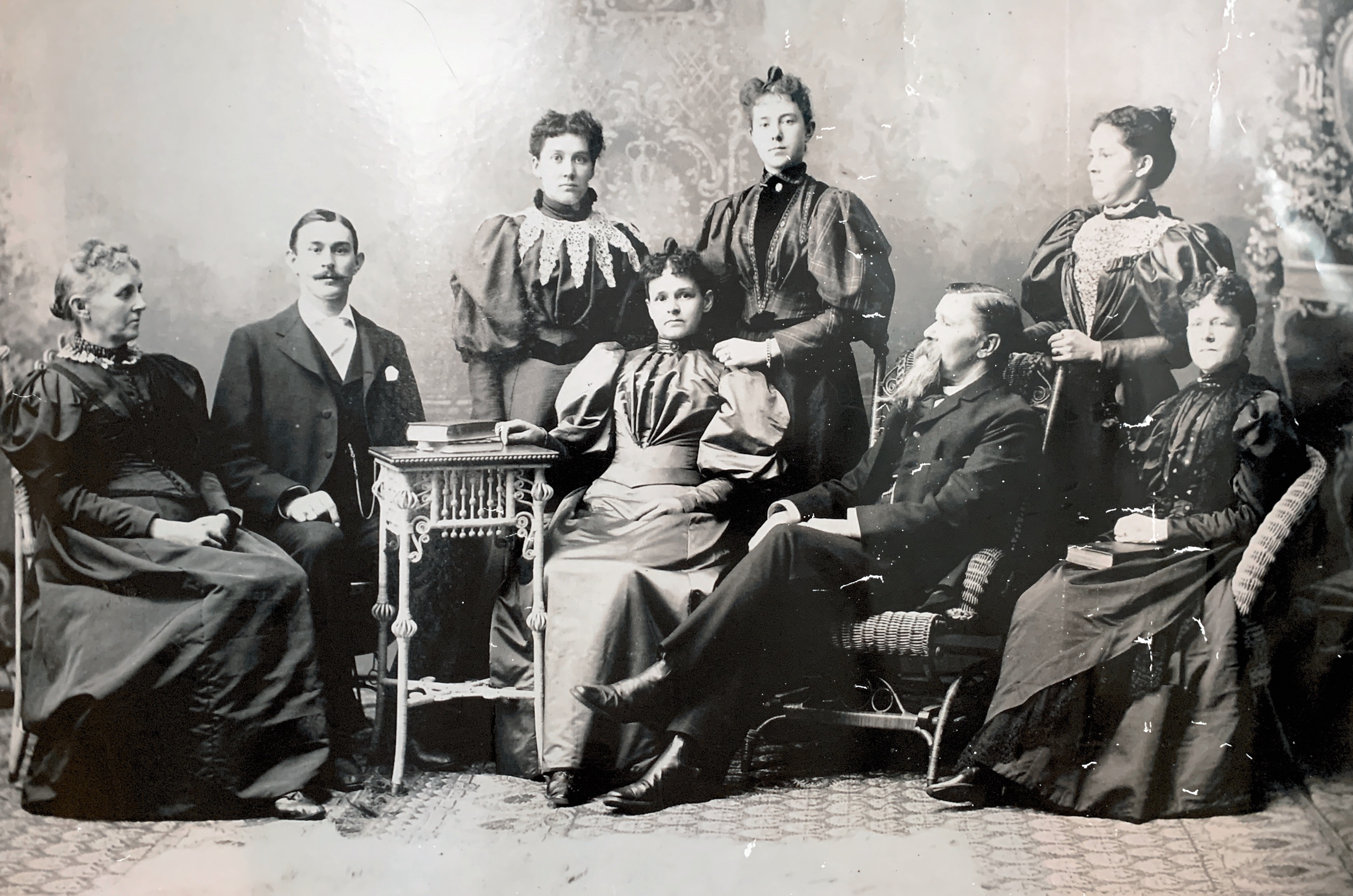Ross Family 
Sadie Ross is Gammy’s mother 
She is 4th from the left in the back
Approx 1878
Lillian Knight - Gammy Bean’s maiden name