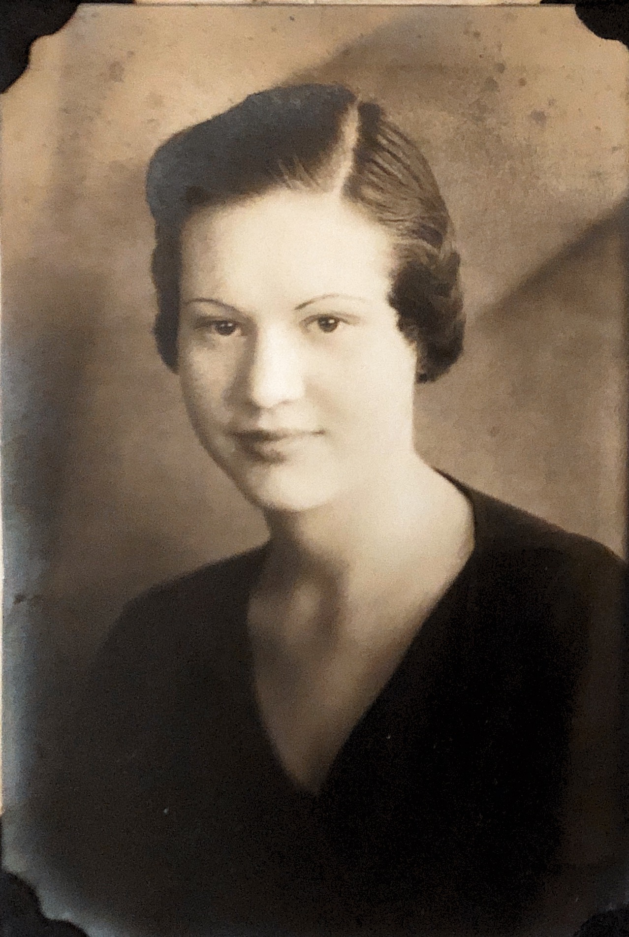 Naomi Norborg Oleen Christianson around 1940.