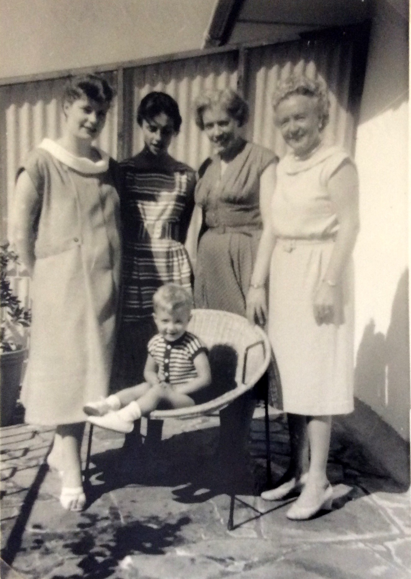 NOV.1959....7 MONTHS PREGNANT WITH ILONA ON HOLIDAY IN HIGHLANDS ESTATE, WITH FRIENDS....
