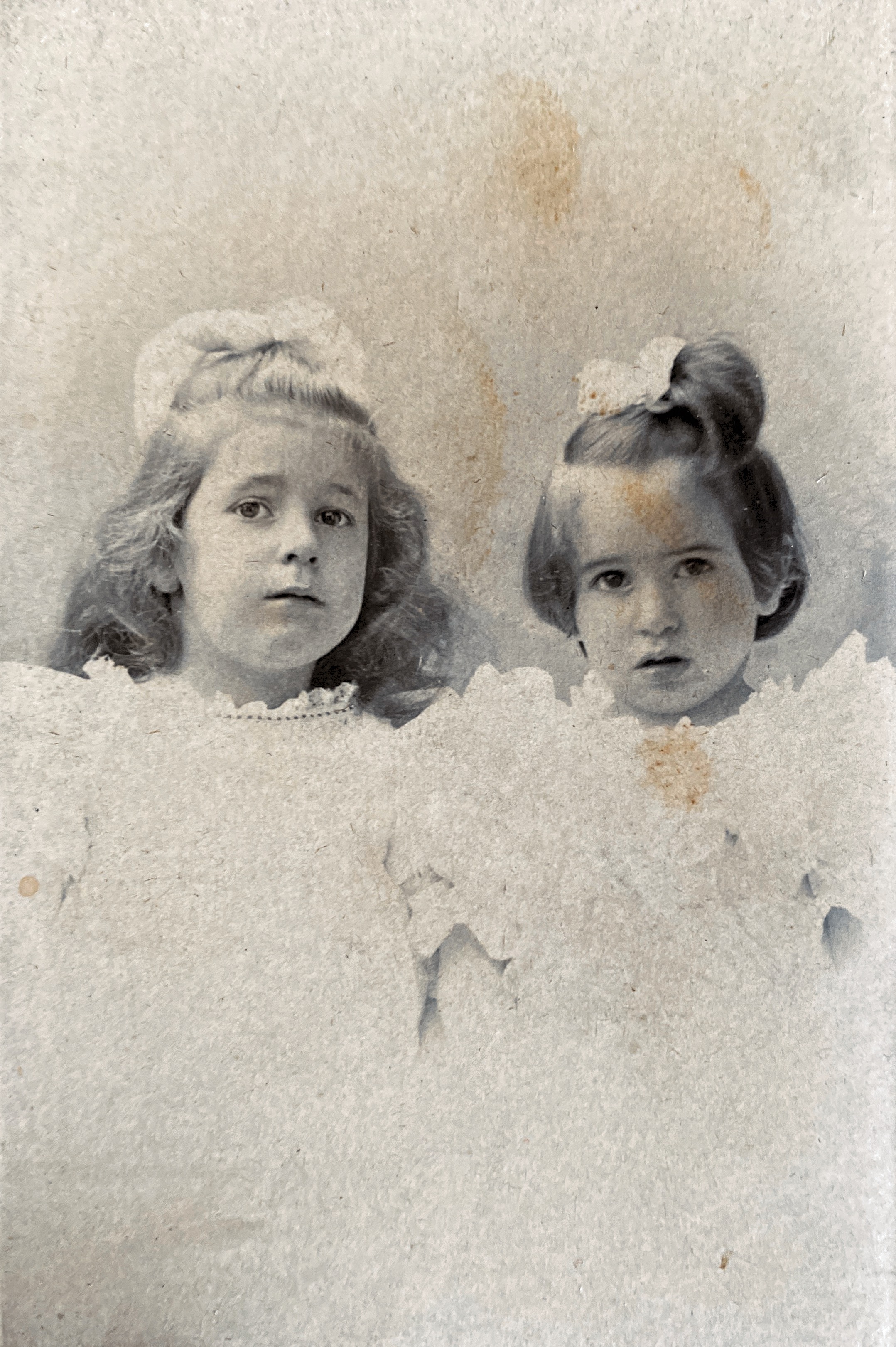 Thea + Milly Hasslacher, circa 1904
