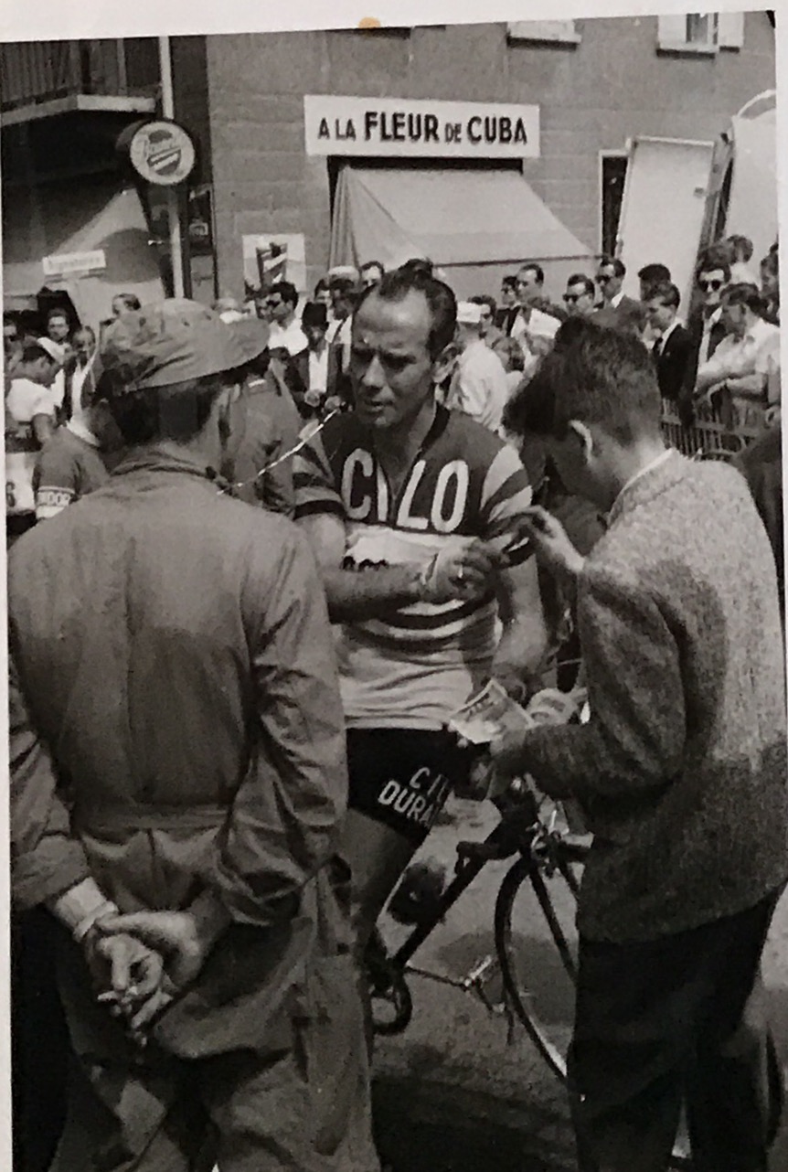 Hugo Koblet, champion suisse de cyclisme né le 22.03.1925 et décédé accidentellement le 6.11.1964. Photo 1959