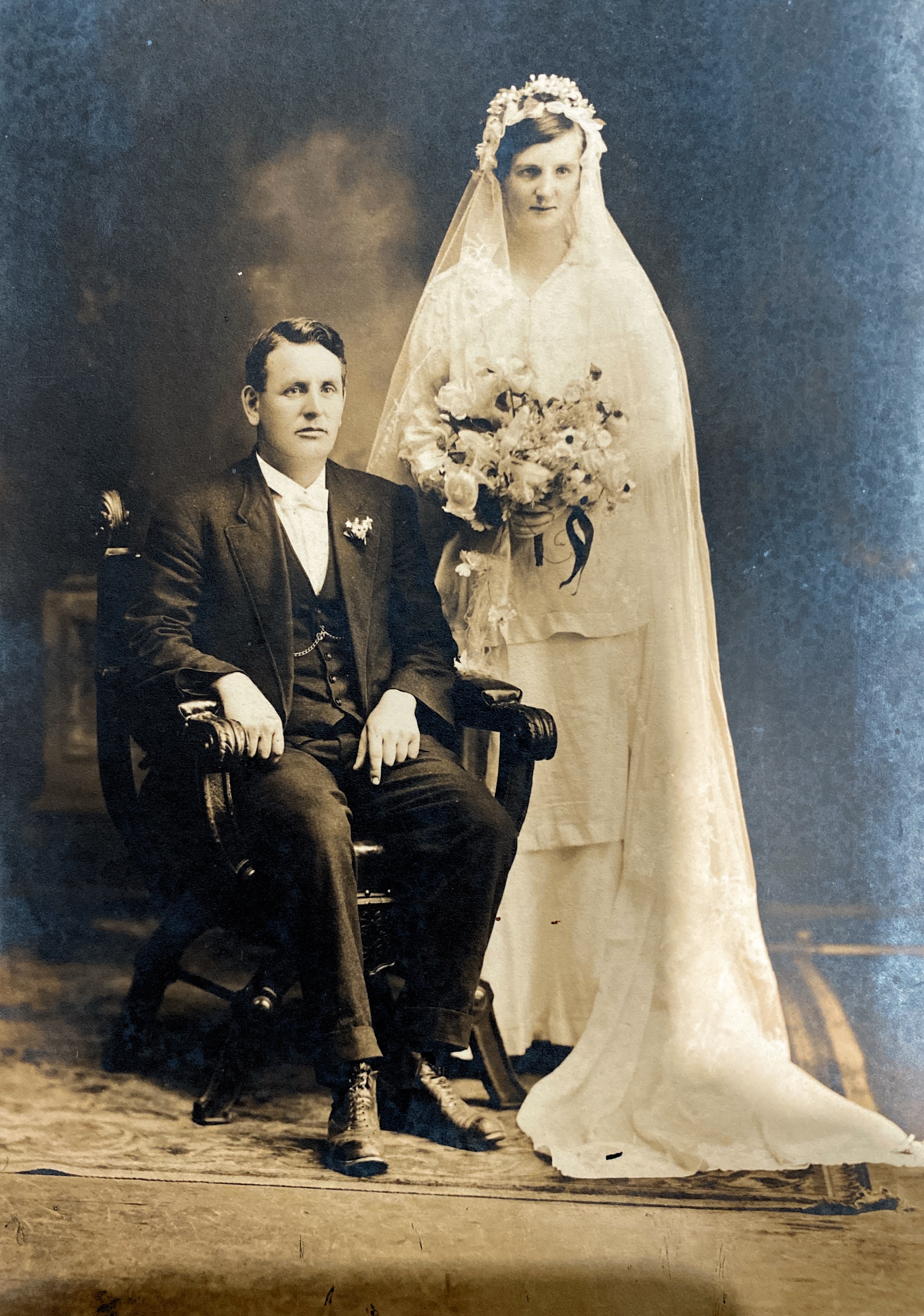Frank Cryer and Bessie May (Murray) Cryer Approx 1913 or 1914