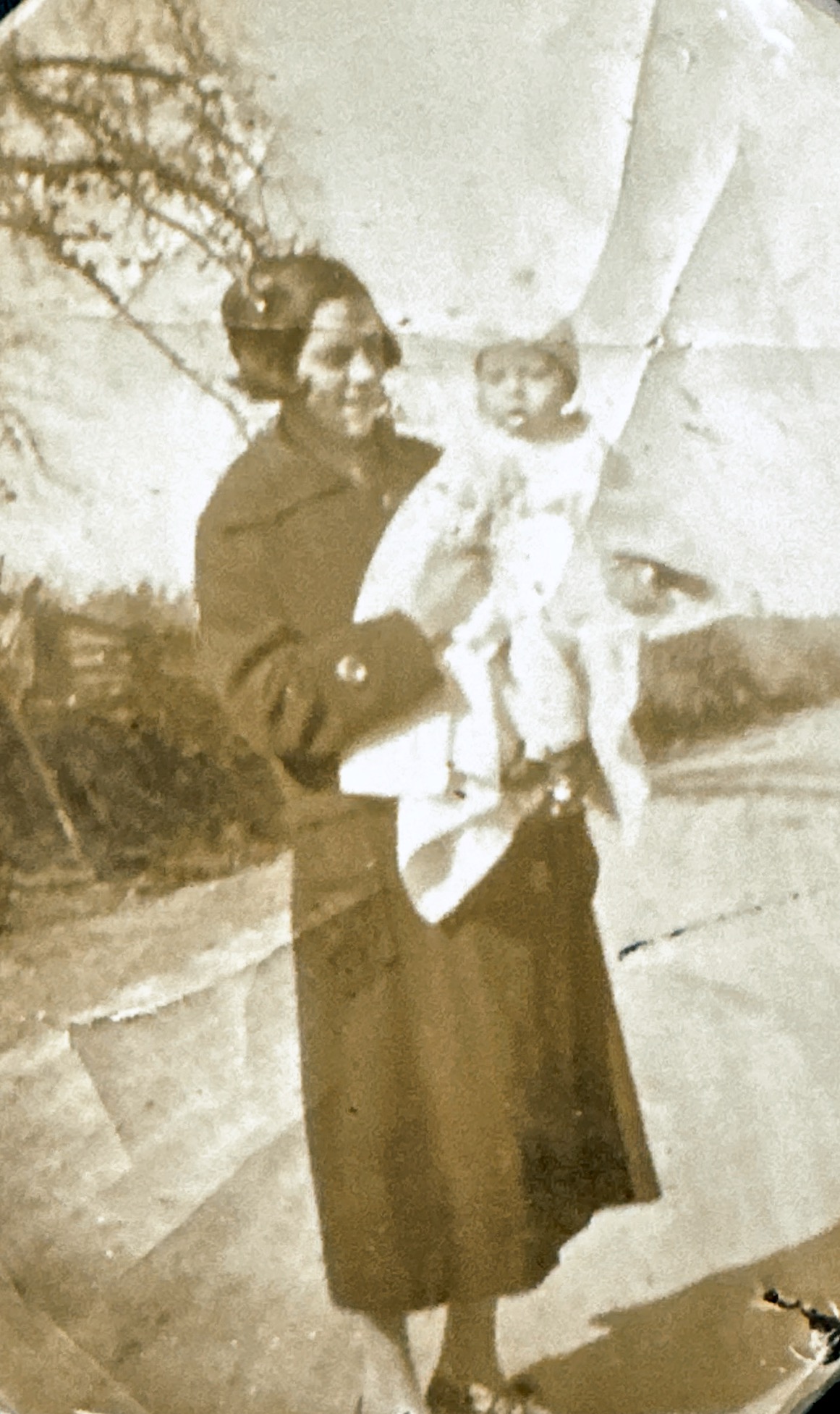 Alberta C. Reid with 1-year old son, Milton M Reid; circa 1927