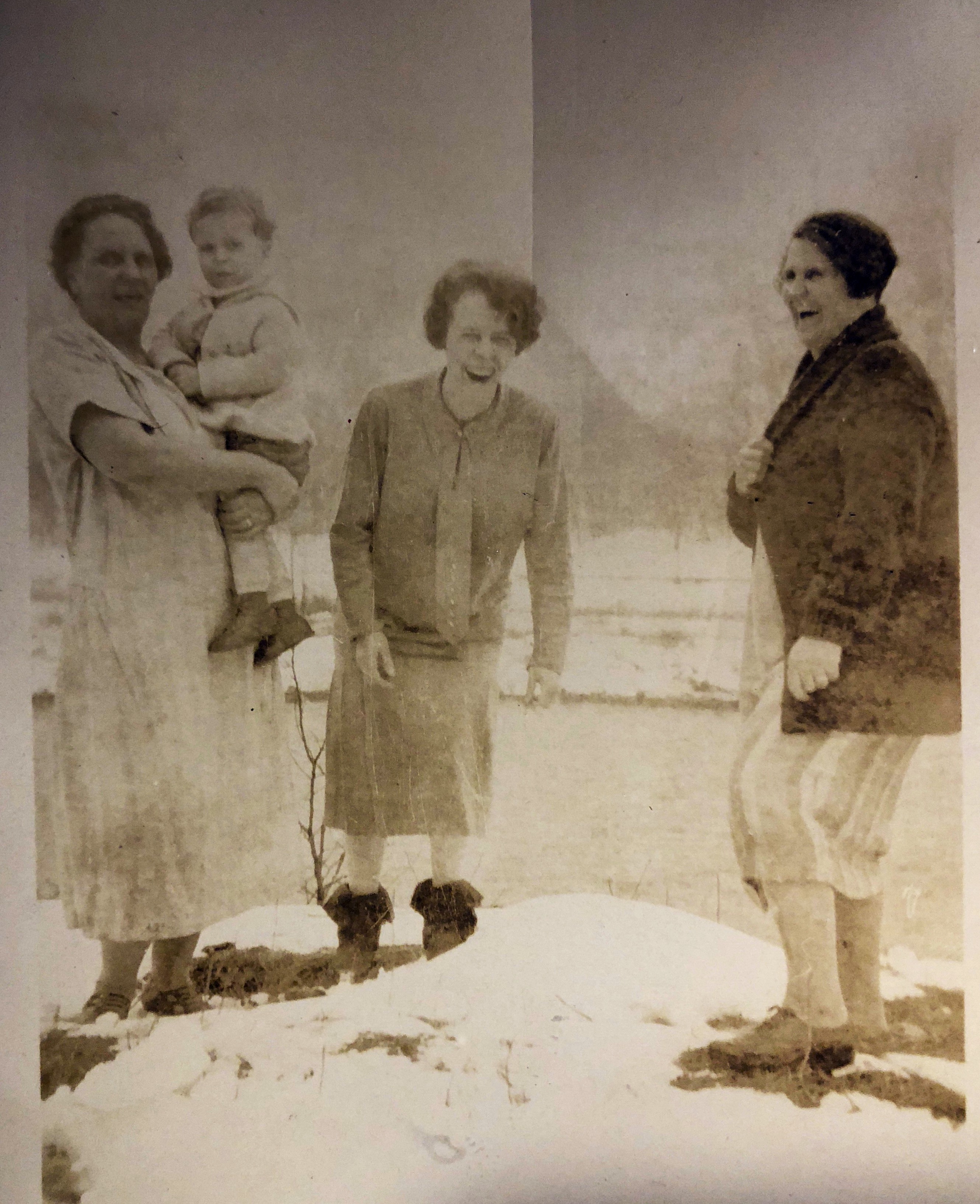 Ella W. holding Rod, Ethel Worrell center, Keating, PA 1926