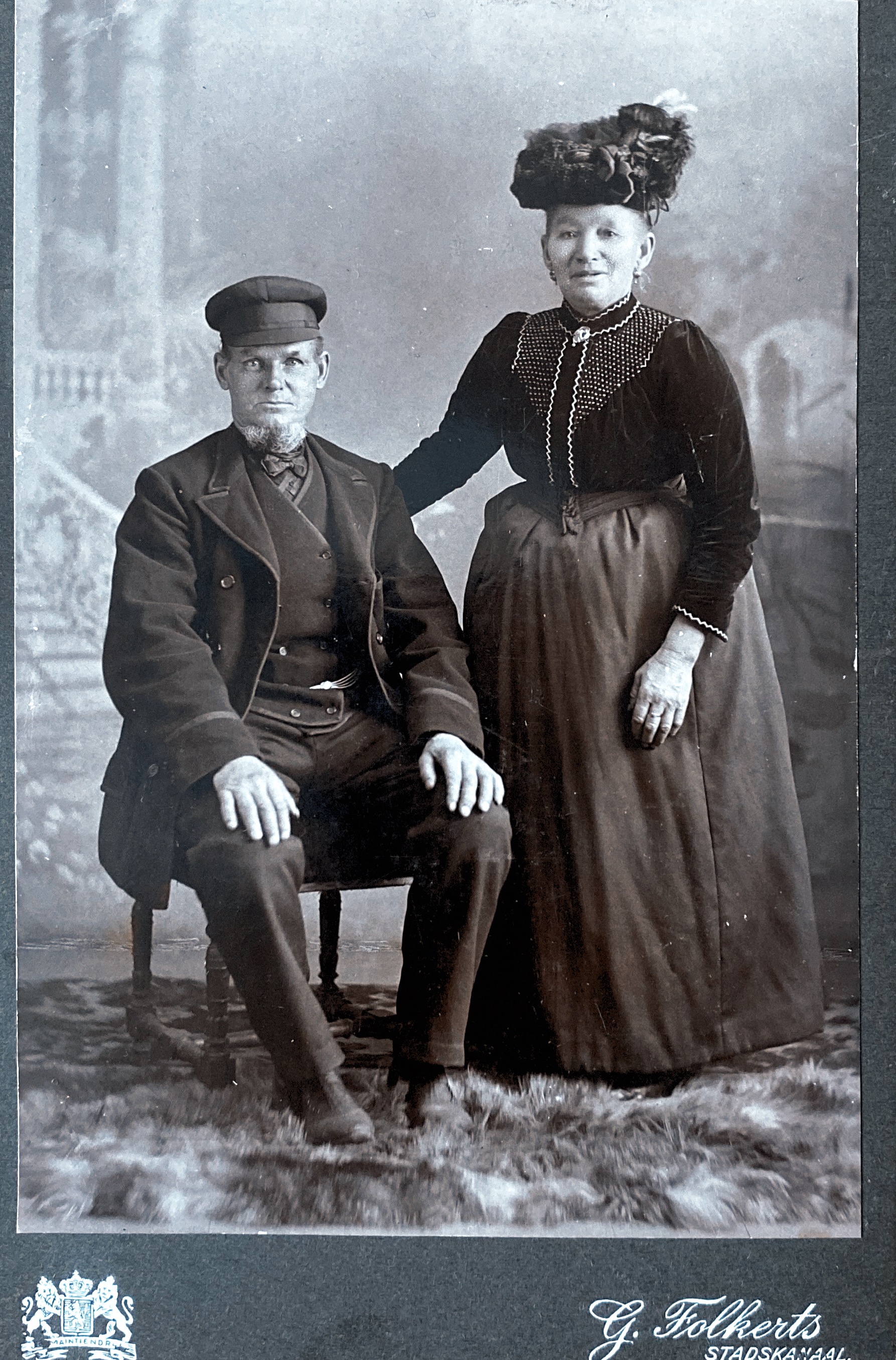 Overgrootouders Trip,  Arent Trip (1852-1916)en Anna Benus (ouders van Engeltje Trip
 Grootouders van Jantje Drenth 
Foto gemaakt tussen 1887 en 1916