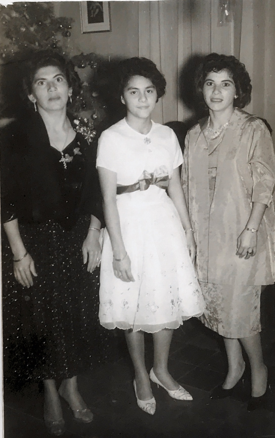 Mom’s sister (Angelita/Maria Teresa), a friend, and mom (Elvira Fragoza Gonzalez), 1959 ish