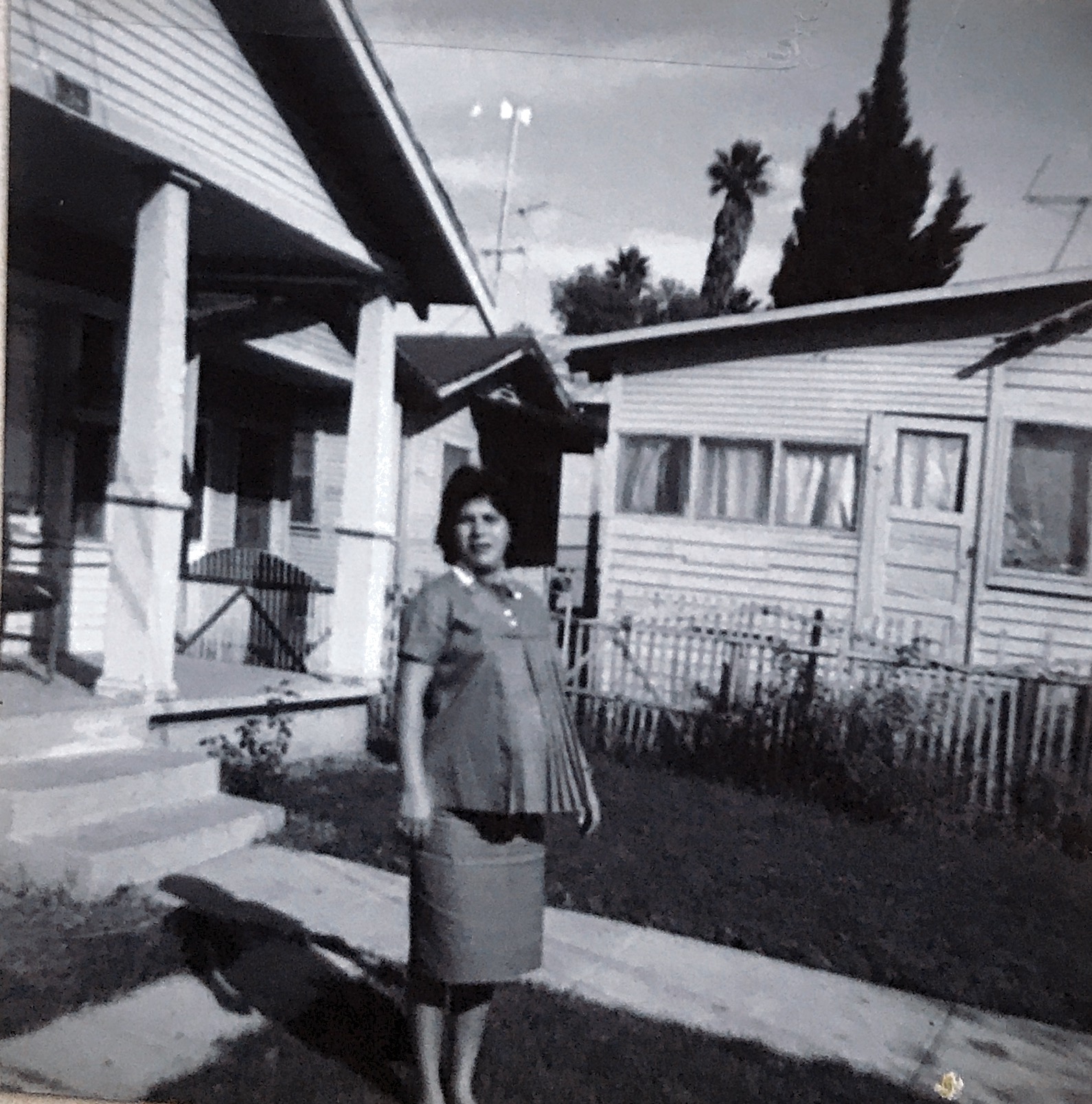 Elvira, pregnant with Evelyn, 1965