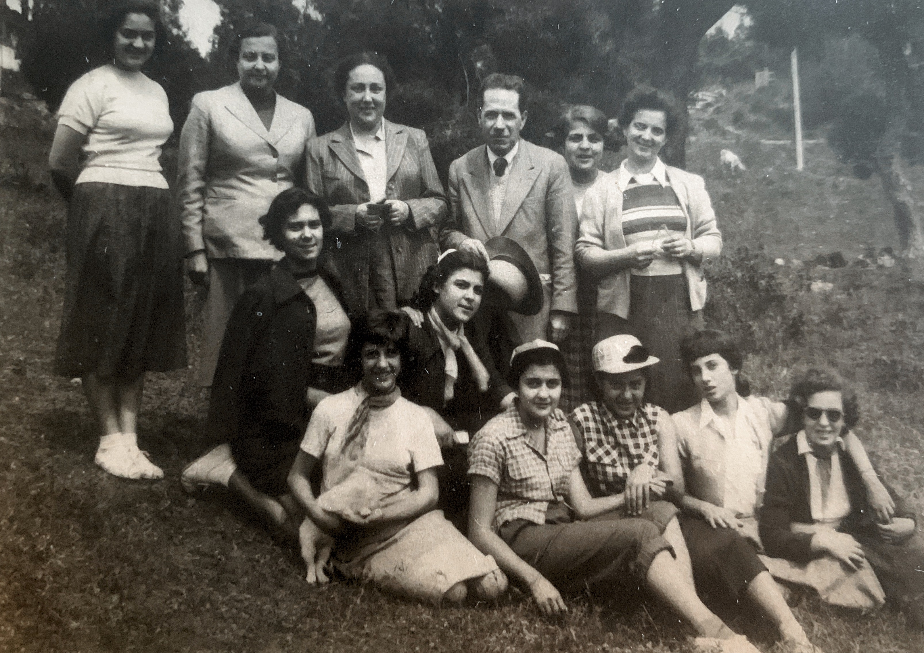 School outing on Penteli 1953 from the Sœurs Joseph school. M sitting in front row one from right. Teachers at the back.