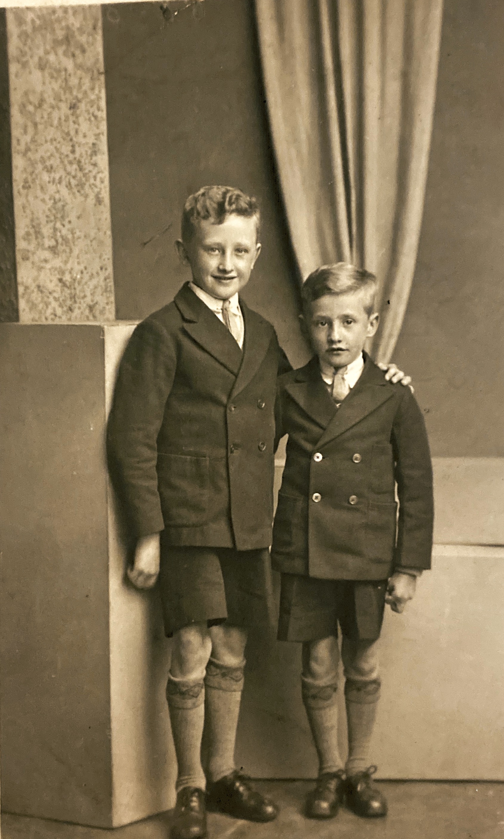 Young Bill and George Nicol, c 1934