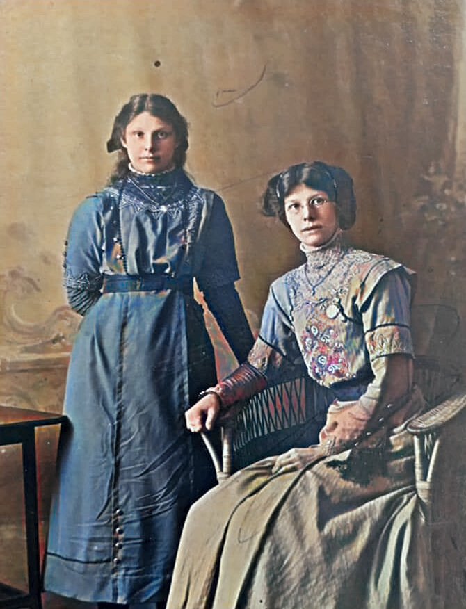 1916 my great grandmother and great aunt 