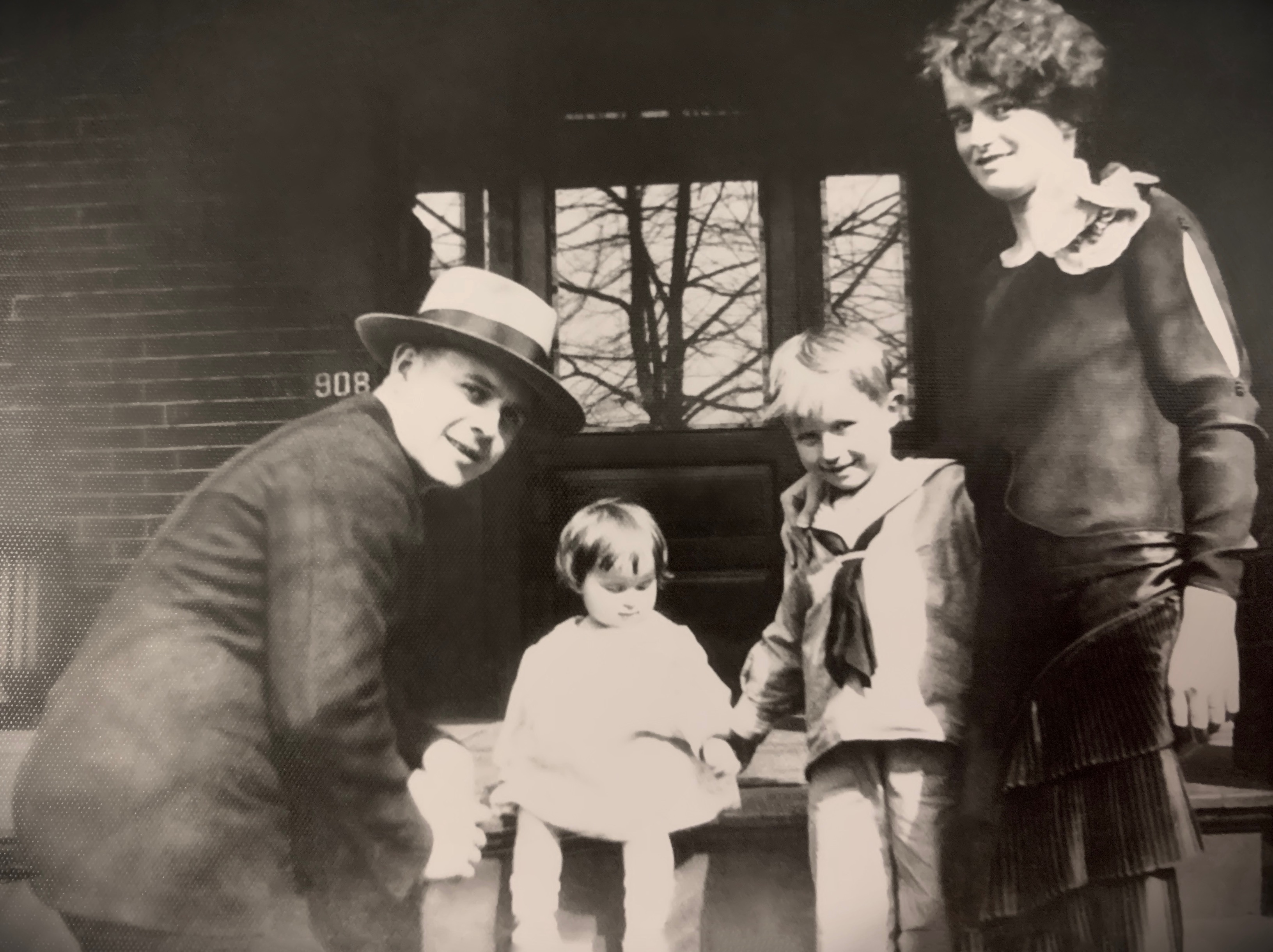 The Shoff family - Charles, Jane, Bob, and Janet in 1926