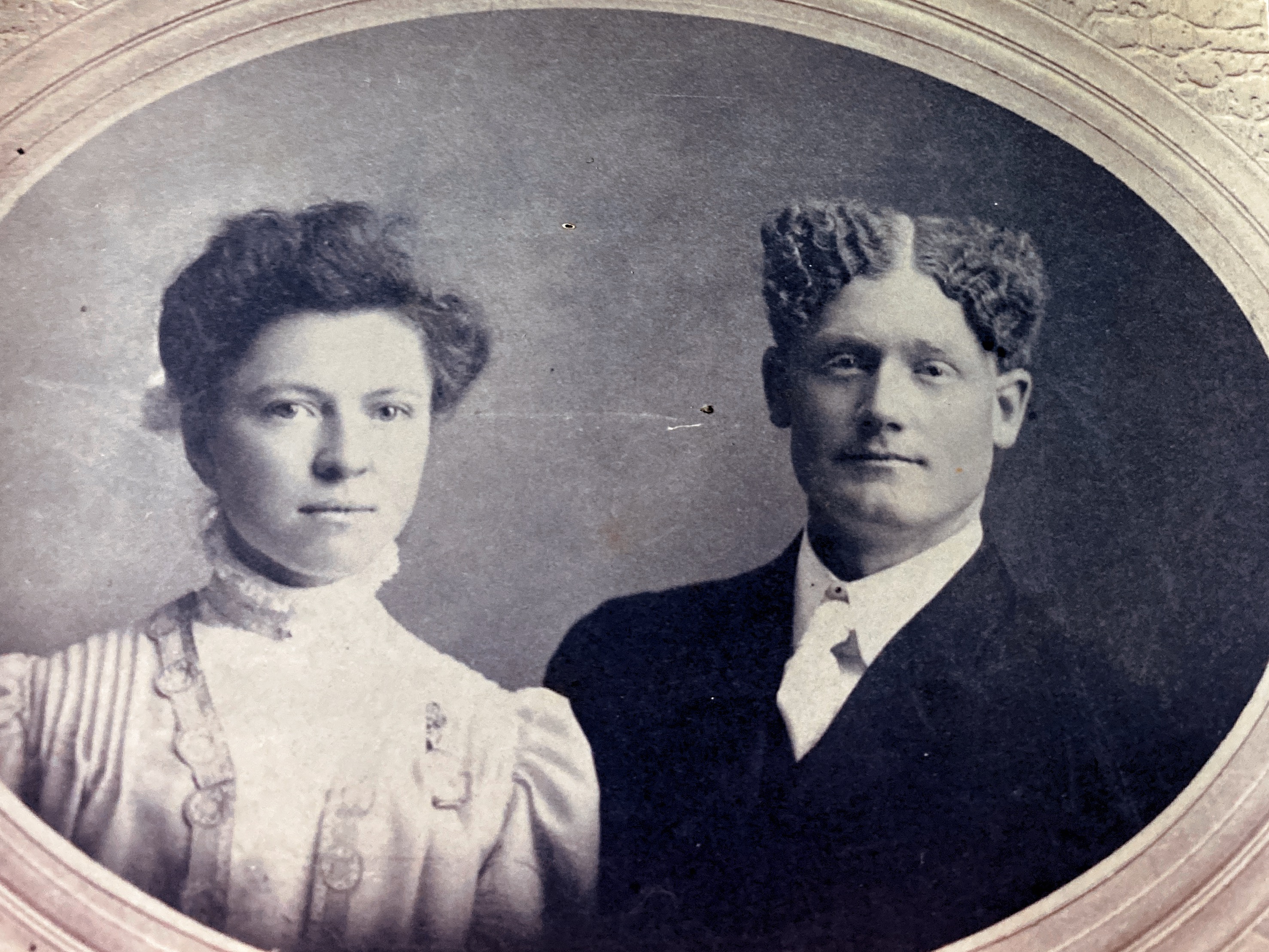 Laurel Luttrell Woodmansee, John Orville Woodmansee wedding photograph early 1900s to 19 05,1- 1906