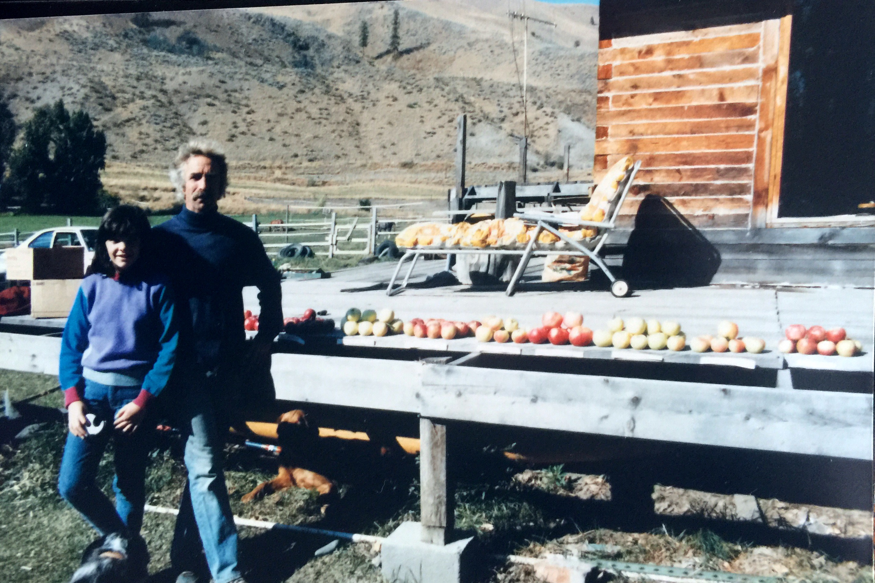 Bernie and Jaws Methow Valley 1984?... for a taste comparison we got 12 varieties of apples from Vern and Buellas orchard (there were 18, some weren't ready) ... 