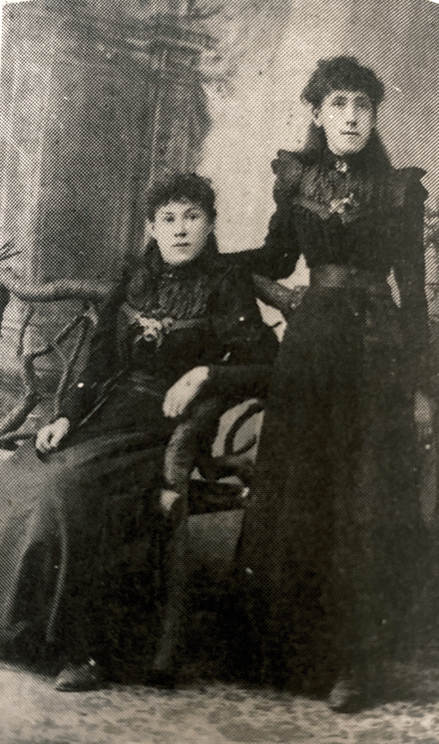 Louisa Mathilda Franzke with older sister Ada Louisa born 1883, Ada born 1882