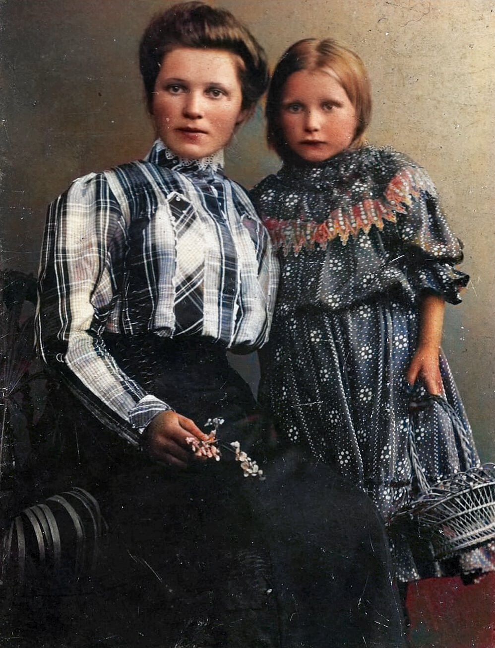 1907 photograph of my German-Dutch ancestors