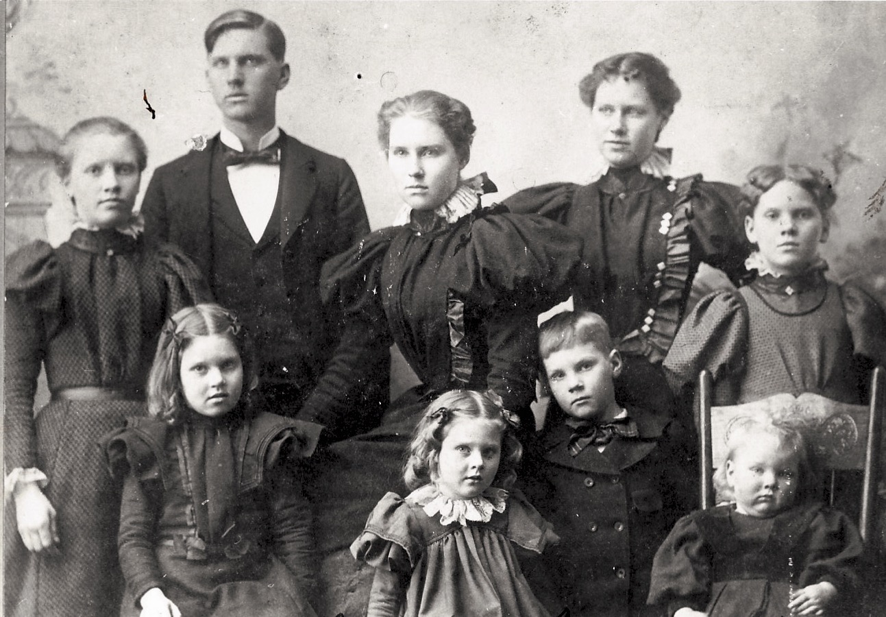 The children of Johan and Anna Peterson, 1898. They had two more children after this photo was taken.