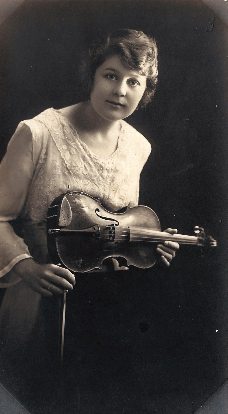 Cecile Ellison and her violin, abt 1920