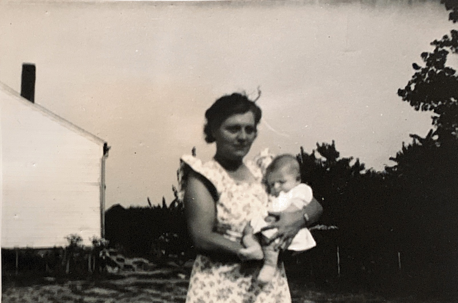 Henrietta (Donnelly) Spengel w/ baby Joan (Spengel) Roberts @ the Donnelly Family Farm, outside Highland ILL 1941