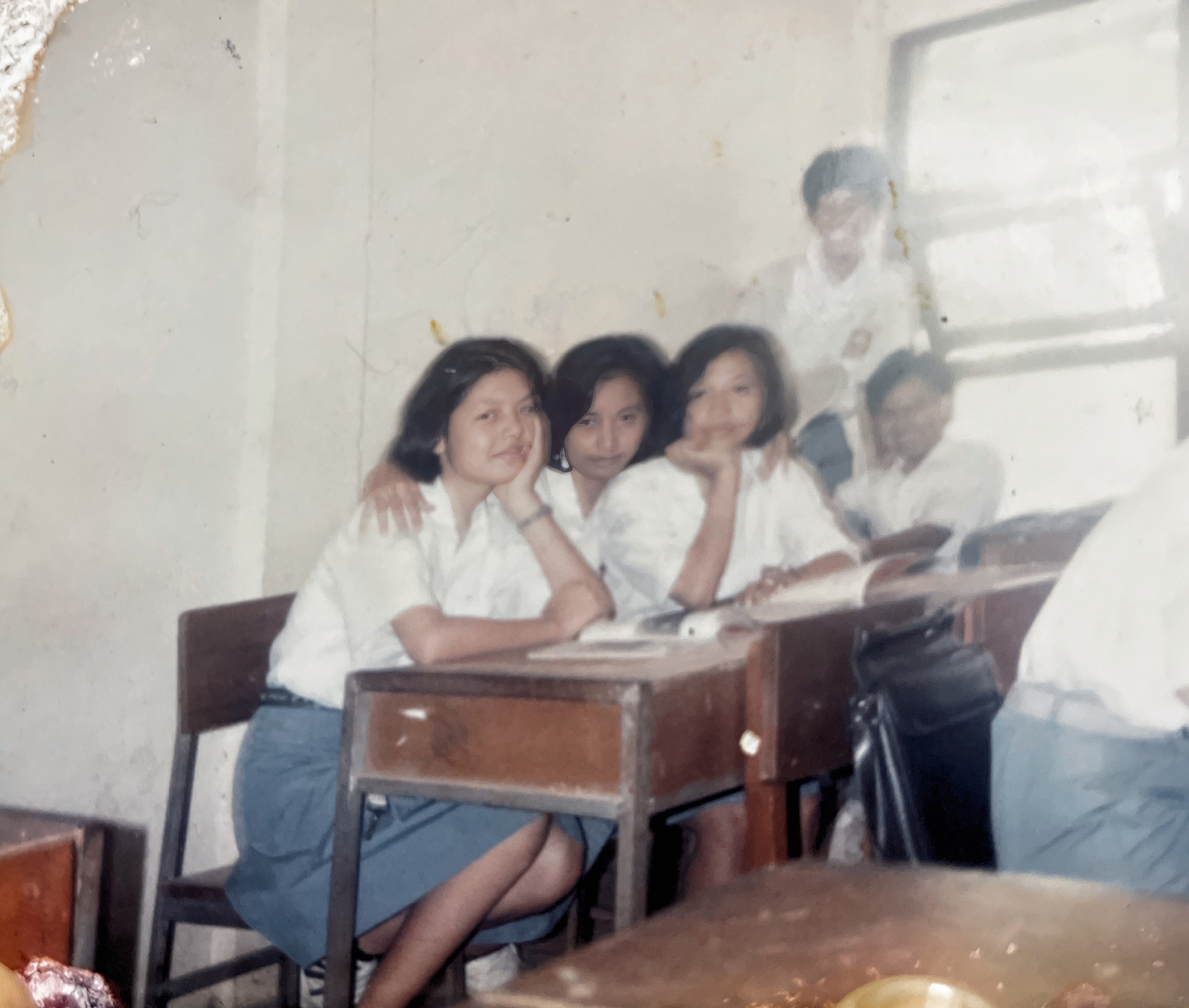 1991, SMAN 1 Purwakarta @Kelas 1.6.. Irma,Fineska,Erni, Iwan & Andi