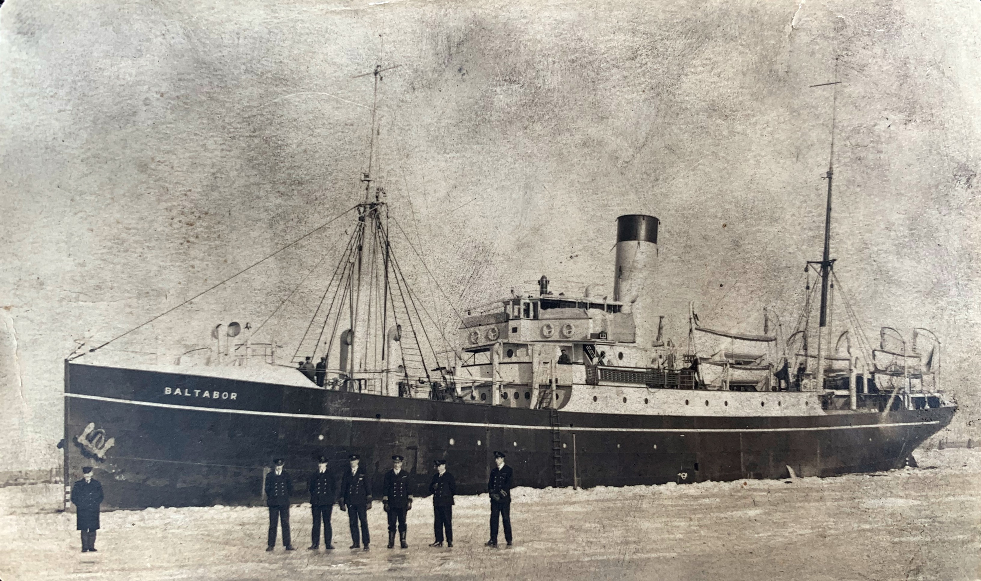 My great grandfather (far left) and his ship, the SS Baltabor, stuck in the ice for 18 days in Feb 1922, at the “Reil Canal”. My great grandfather was a Marconi (wireless) Operator in the British Merchant Navy for 20 years. 

Does anywhere know where the Reil Canal is?