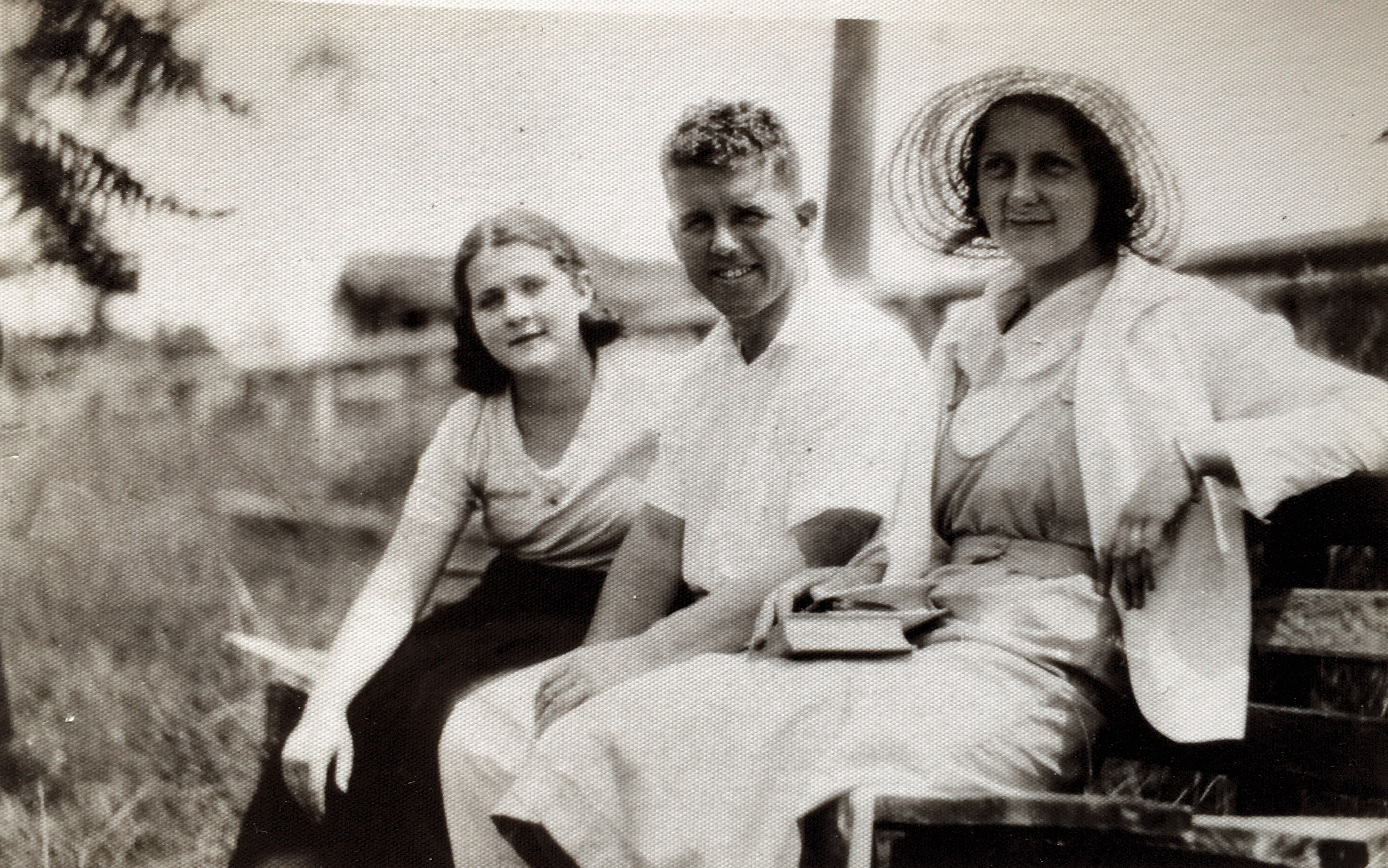 Frank with 2 girl friends in the late 1920s