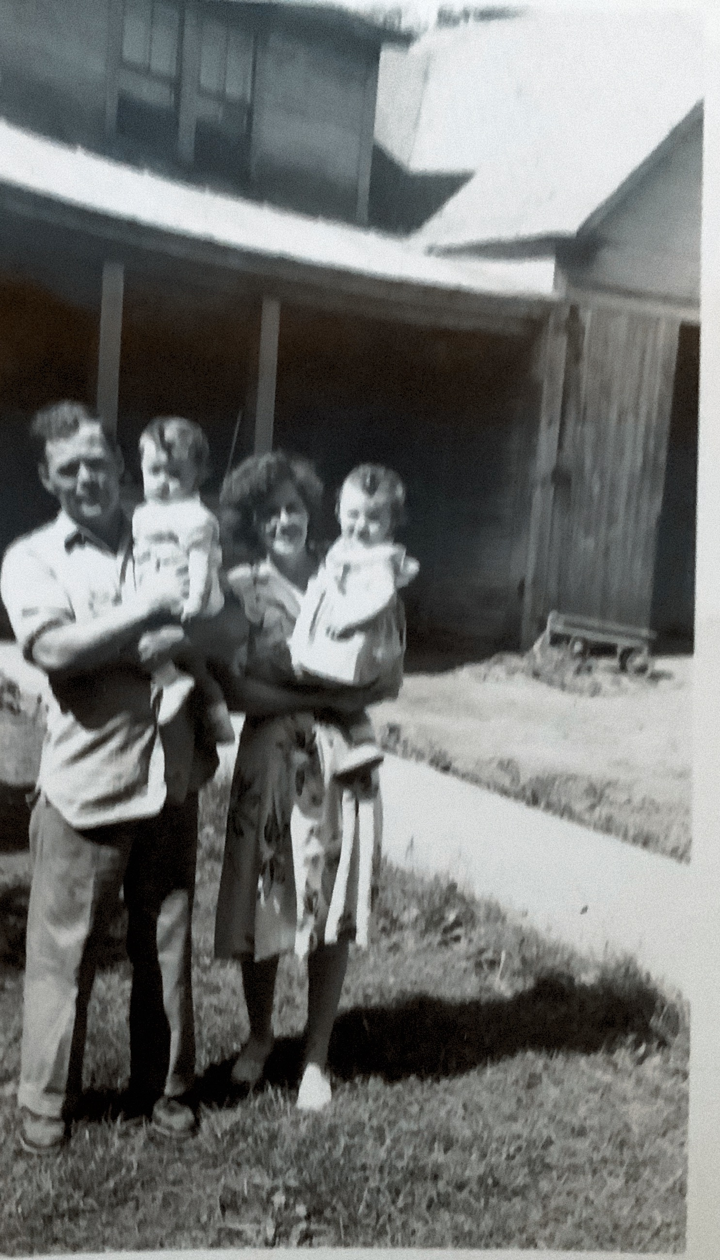 June 1946
Wesley Smith holding Elvin Crites Jr (Rachel Smith Crites baby)
Helen Daly Smith holding Julianne (Julie Graham ?)
