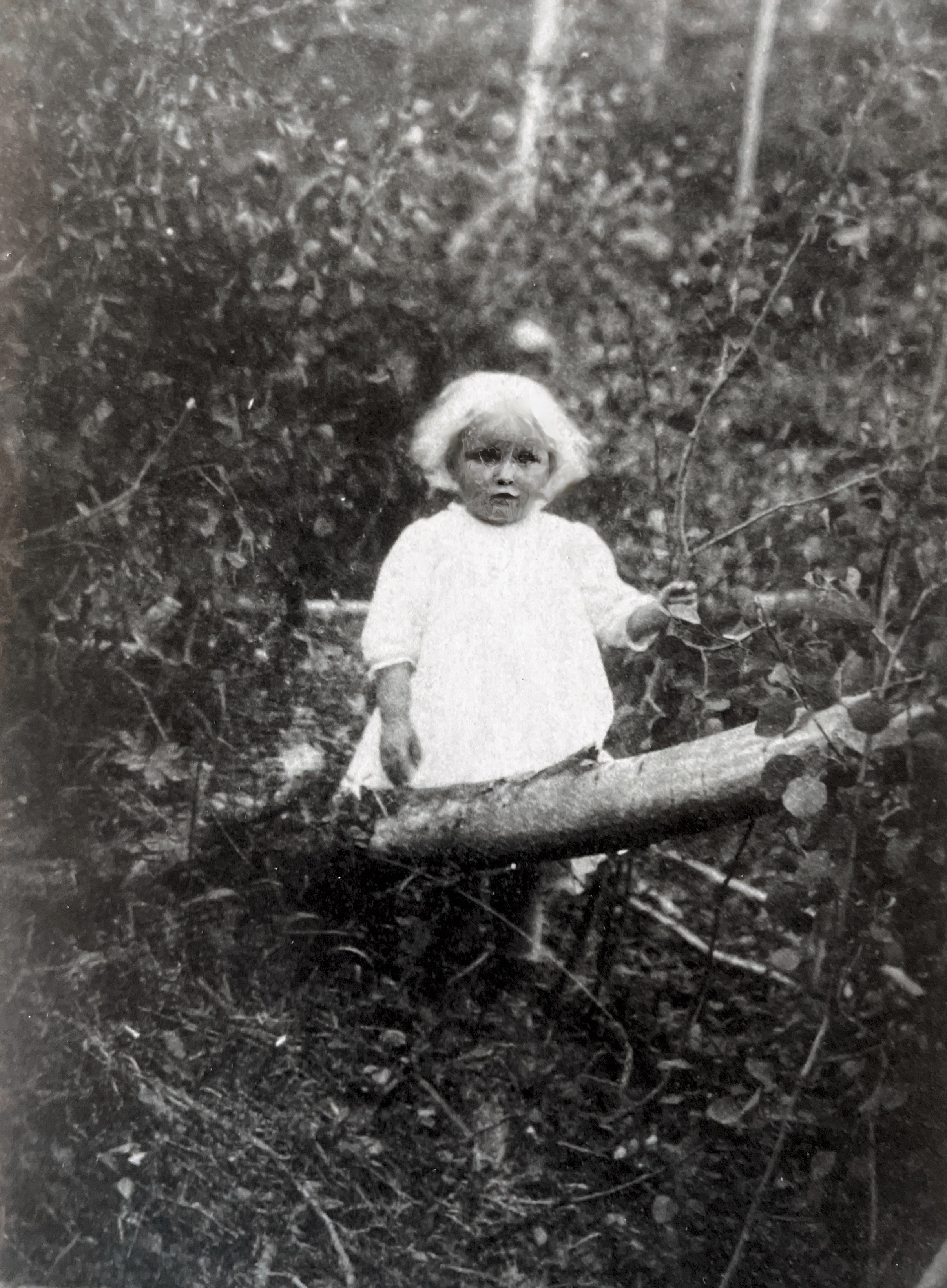 Helene Hill (Maki) Carlson 1913- 2 years old