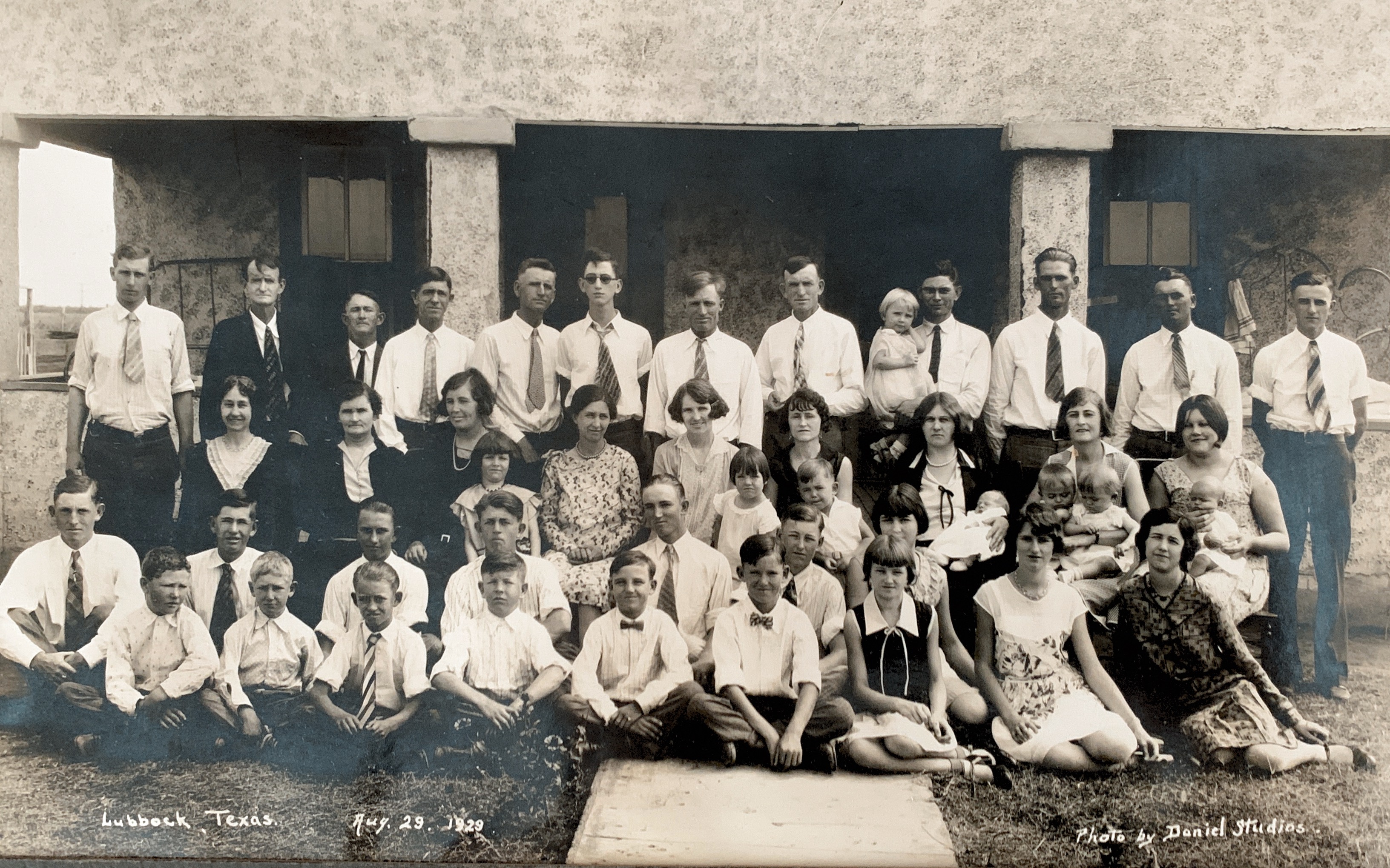 Traweek and Dobbins family reunion August 1929.