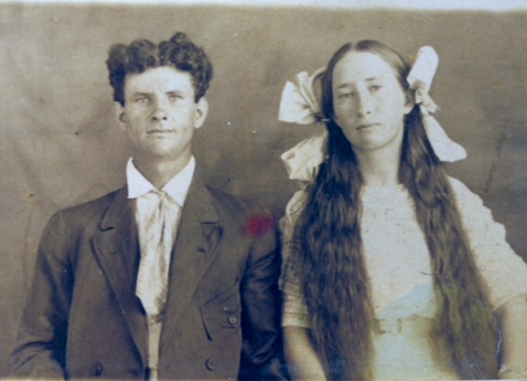 Wedding photo 1908 Lewis Jasper Baldridge and Elsie (Ladd) Baldridge