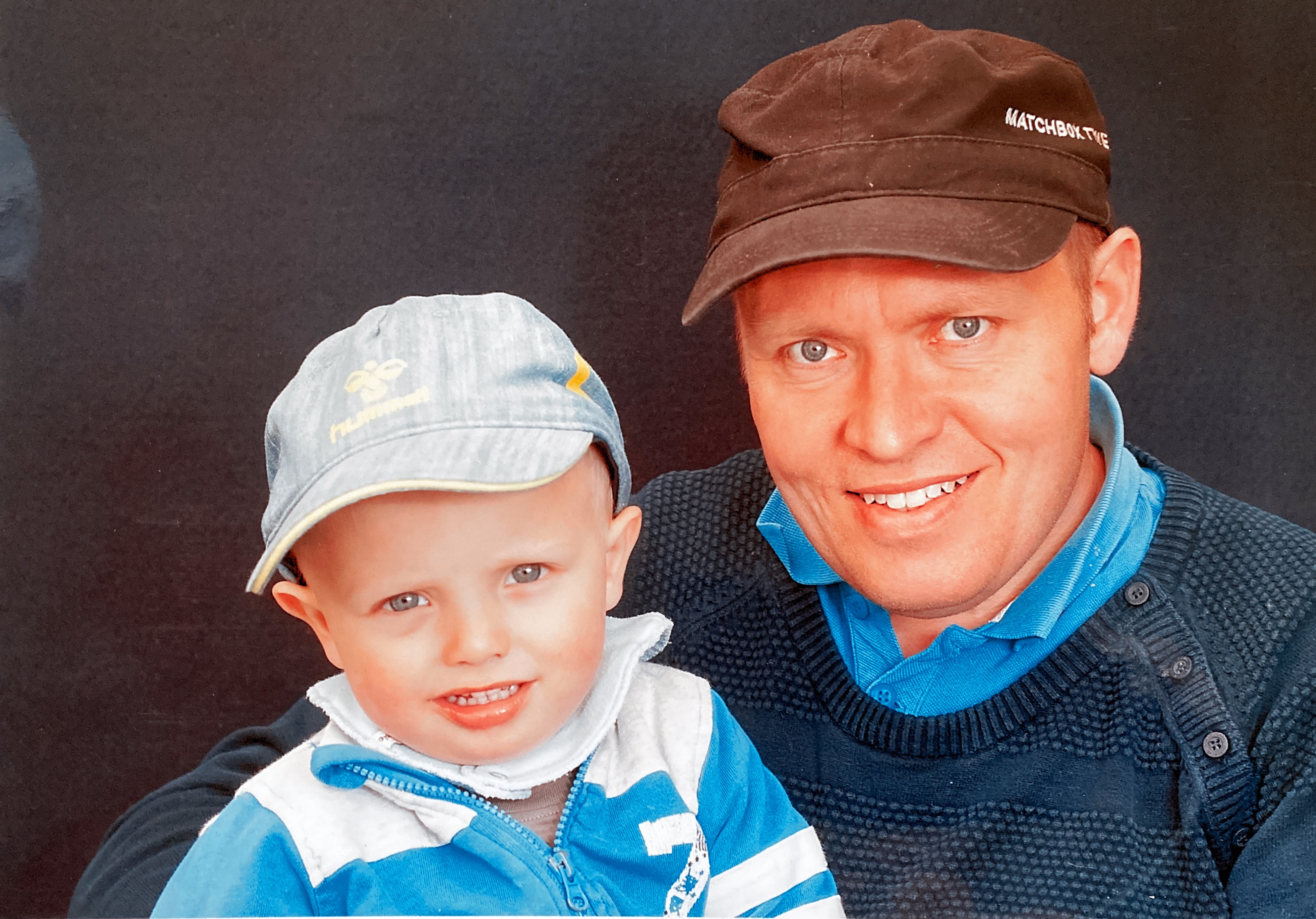 Matti og hans far på Sørby marked, formentligt 2012 - fik billedet i gave❤️