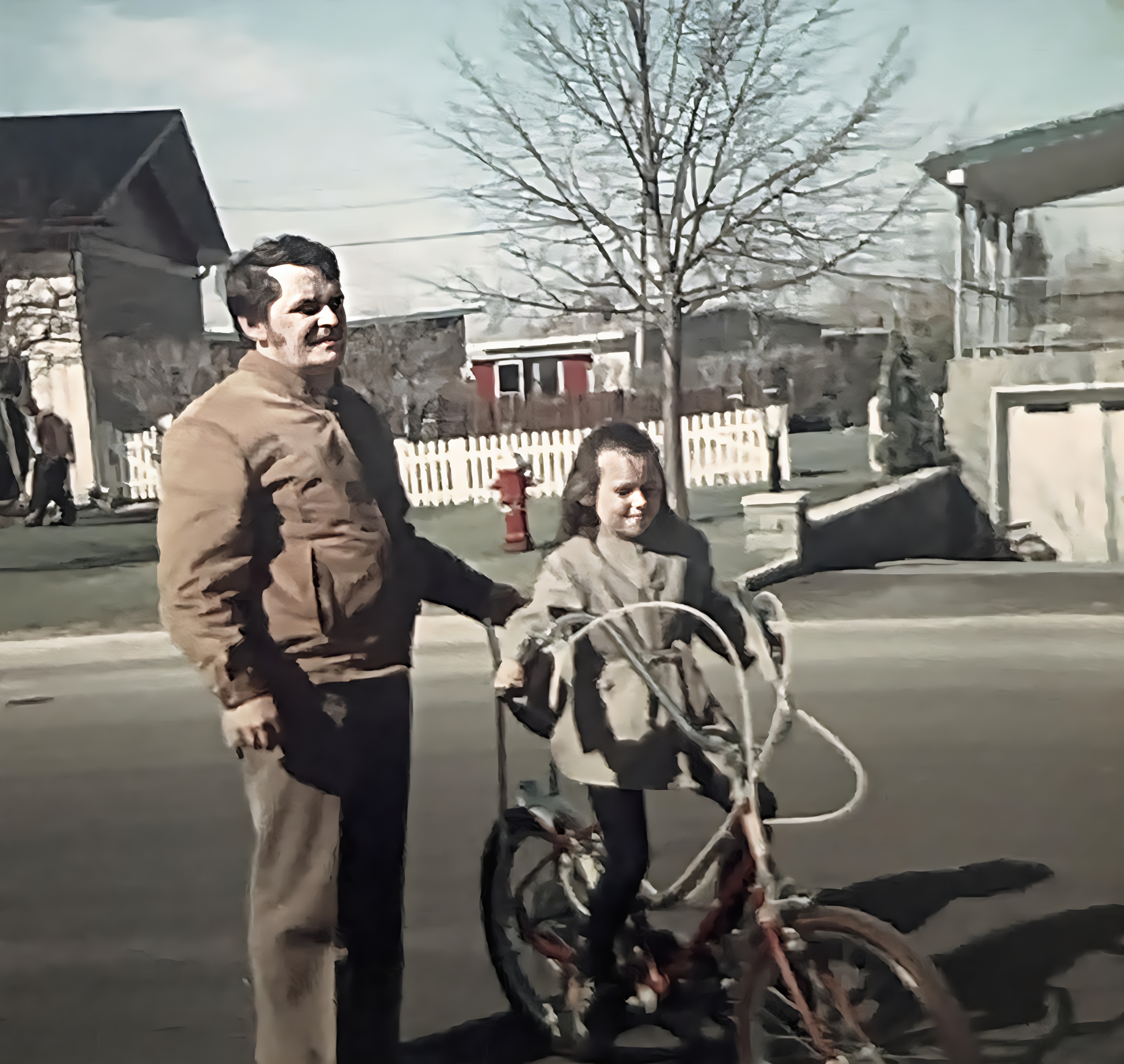 J’apprends à pédaler sur mon 1er vélo à 2 roues bers 1974