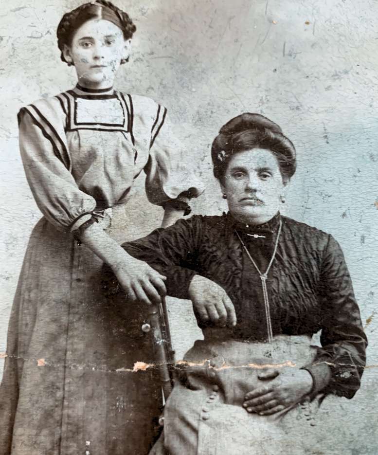 Jenny Anisman Broitman and her mother, Rifka Ruchel Anisman. She attempted to come to the USA in 1930 and was turned away at the ship for health reasons. She died shortly thereafter.  Jenny’s Father, Avrum Labe Anisman died about 1916 in USSR. 