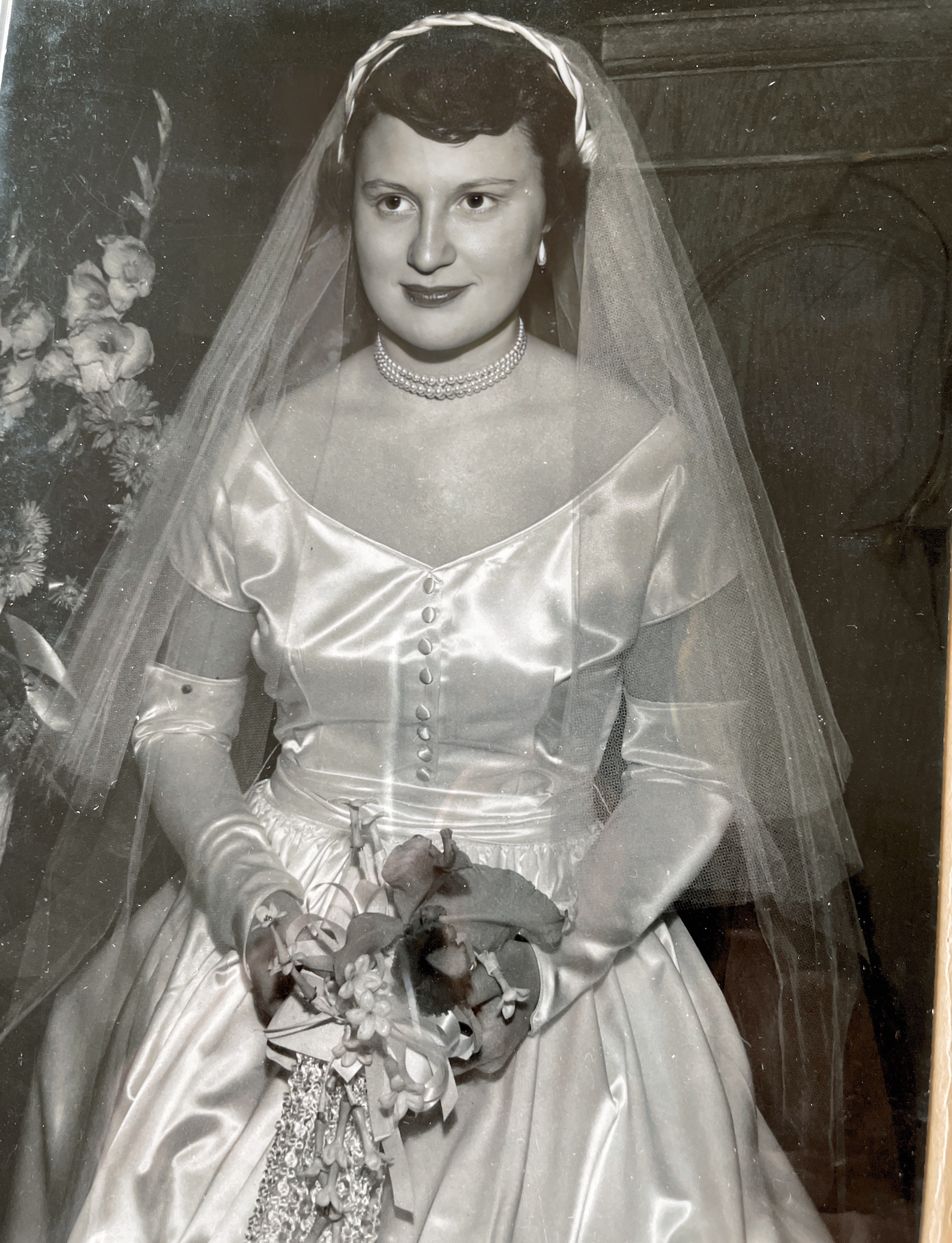 Bonnie Louise Mathias Montgomery on her wedding day.  October 14, 1950
