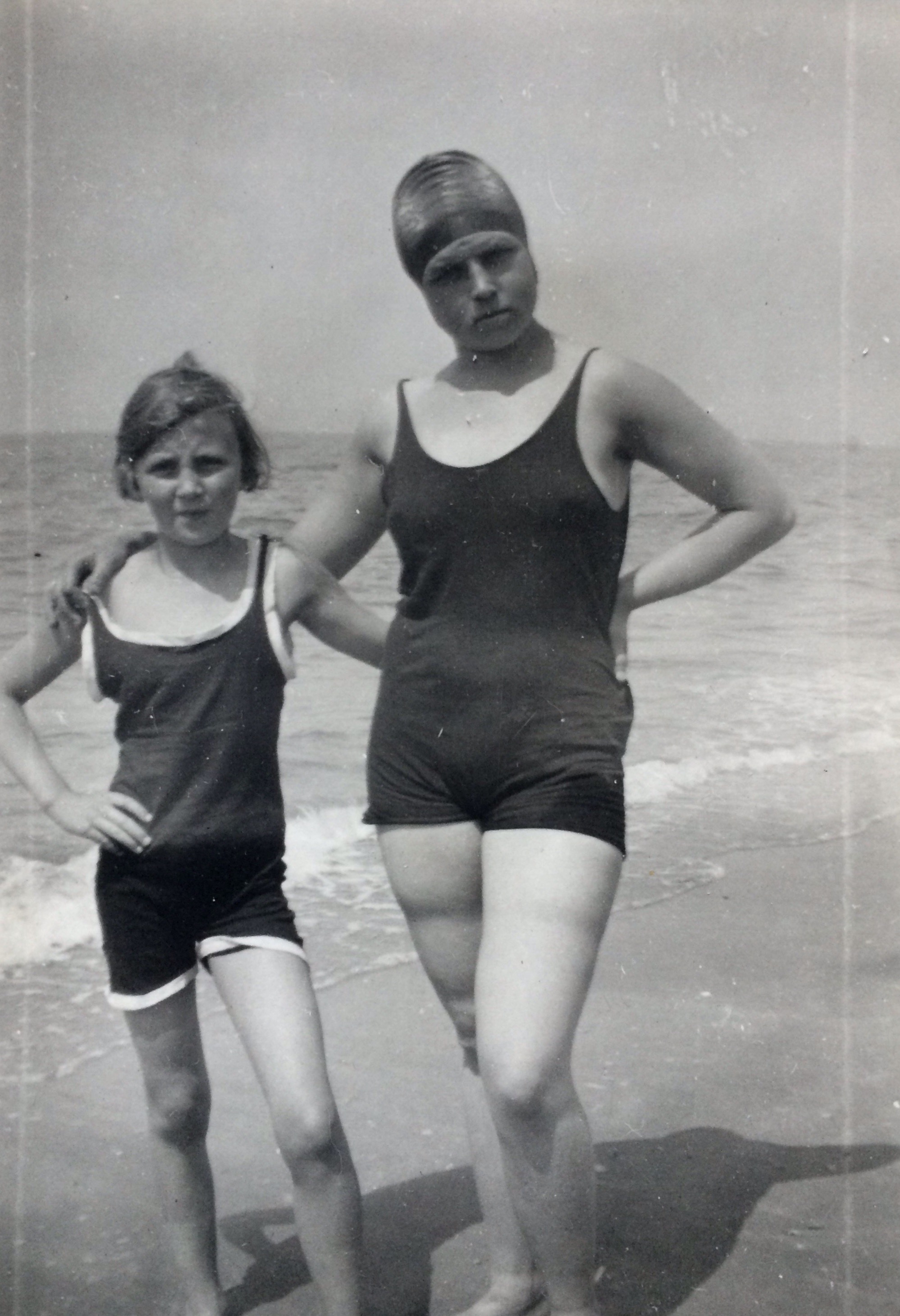 Ma 12 years old with her big sister, Zanvoort 1932