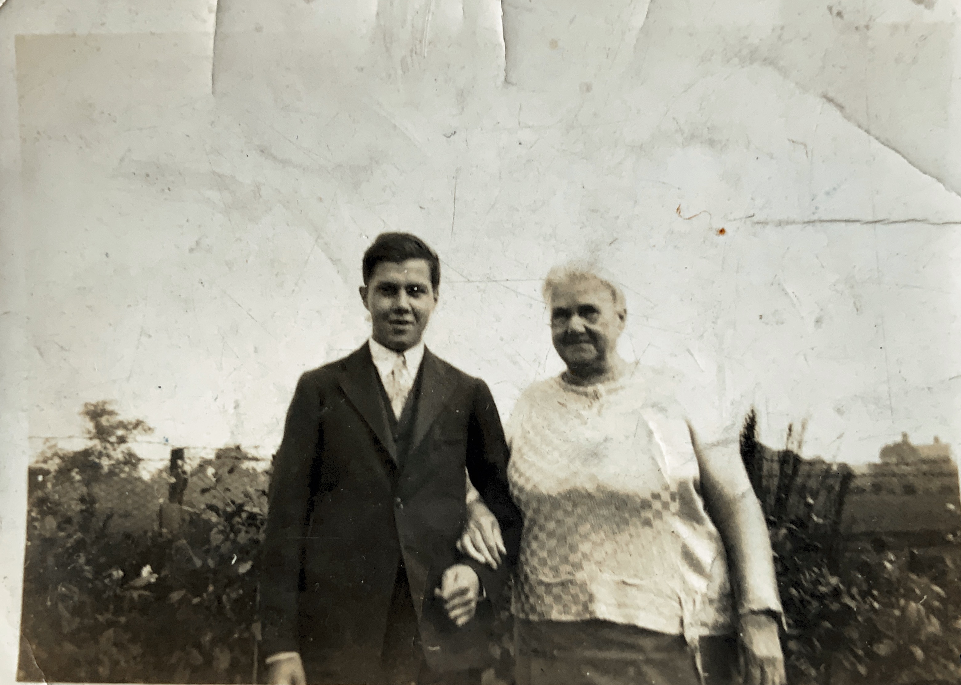 Dad and grandma Gaulter September 1936