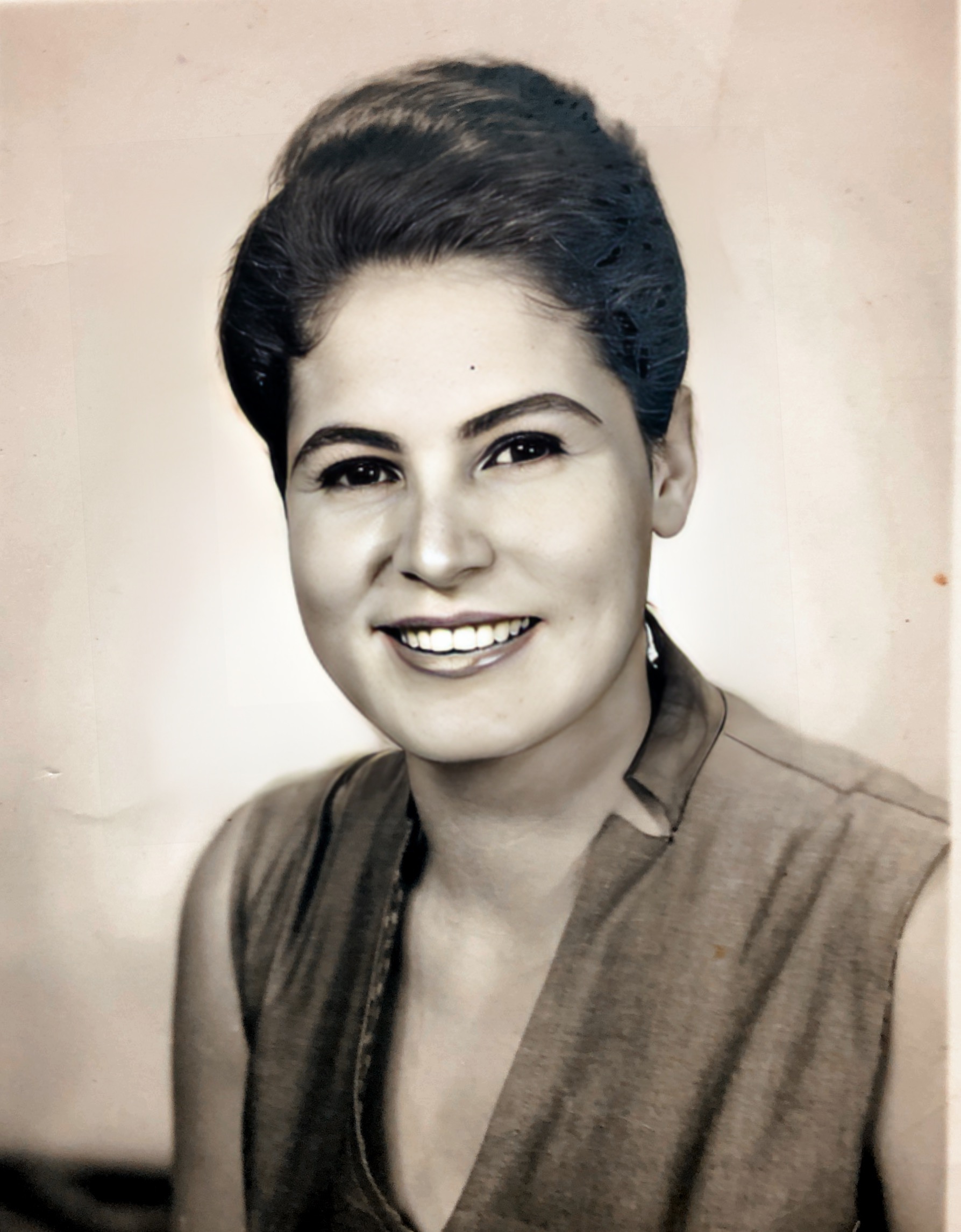 Leda Sánchez Campos (de Parrales) Junio 24, 1963